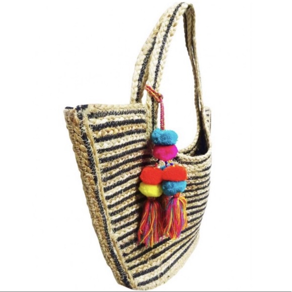 💢SOLD💢ABSOLUTELY GORGEOUS TO WEAR WITH YOUR HOTEL RESORT VACATIONS OUTFITS - Picture 4 of 6